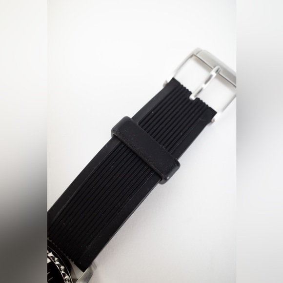 Michael Kors Everest Silicone Navy Black Watch MK8365 - Picture 11 of 13